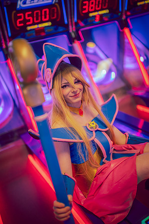 CCE Dark Magician Girl-2300