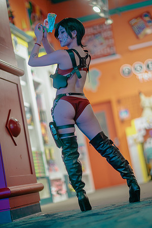 CCE Ada Wong 2025-1515