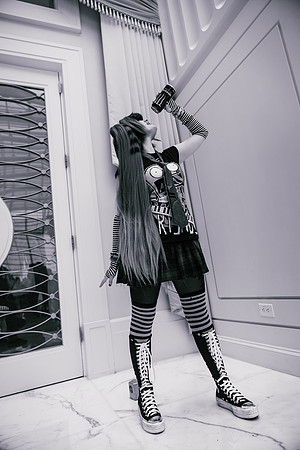 SCENE MIKU-7129-2
