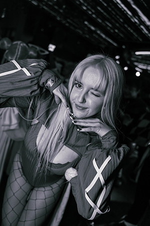 X-7372