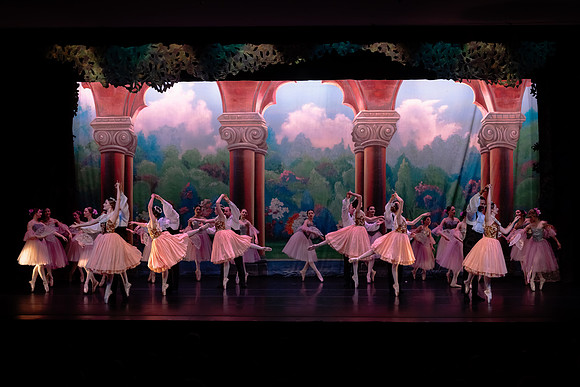 Sunday Act 1-3384