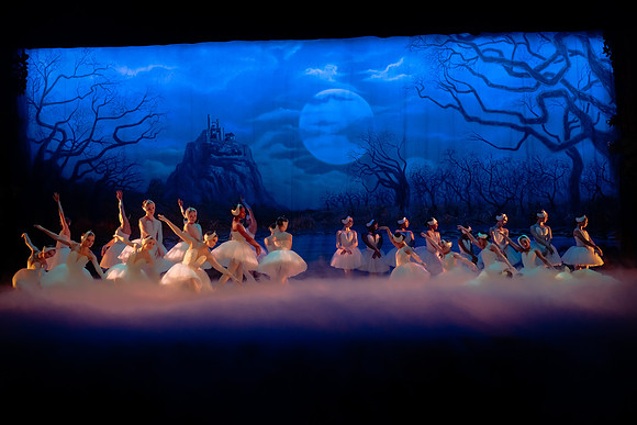 Dress Rehearsal Act 4-8854