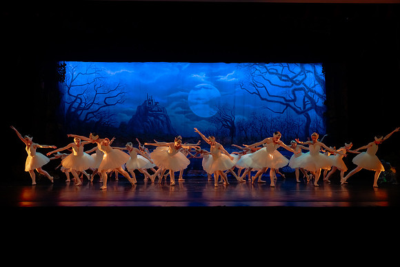 Dress Rehearsal Act 4-8915