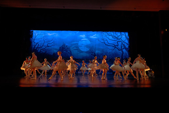Dress Rehearsal Act 4-8940