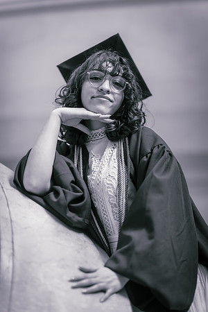 Graduation v2-8175-2