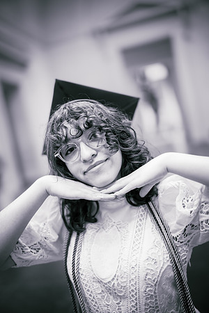 Graduation v2-8208-2