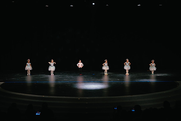 Ballet C AK5A8503-Enhanced-NR