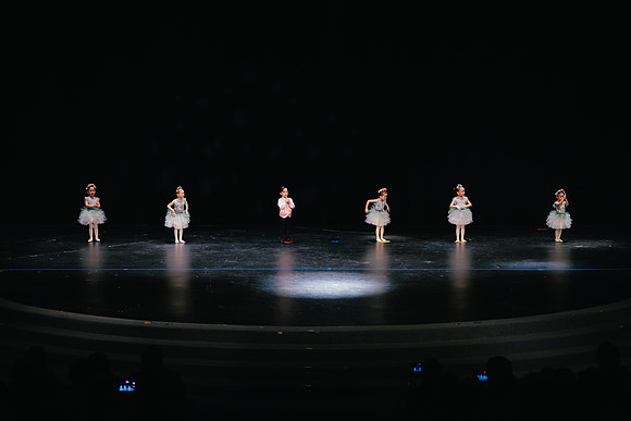 Ballet C AK5A8507-Enhanced-NR