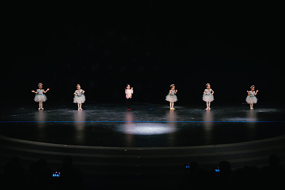 Ballet C AK5A8508-Enhanced-NR