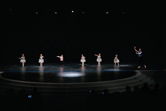 Ballet C AK5A8517-Enhanced-NR