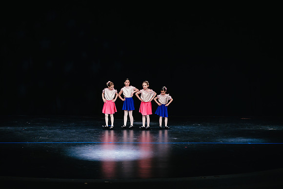 Ballet D AK5A8550-Enhanced-NR
