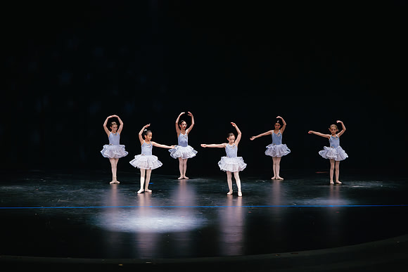 Ballet J AK5A8710-Enhanced-NR