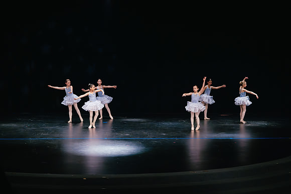 Ballet J AK5A8713-Enhanced-NR