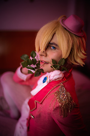 Toni Peach-7563