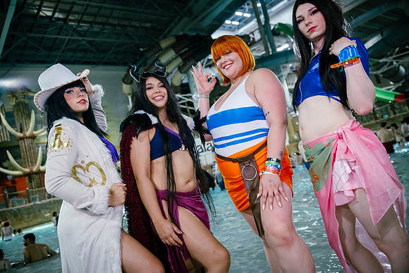 One piece (non B&W)-0727